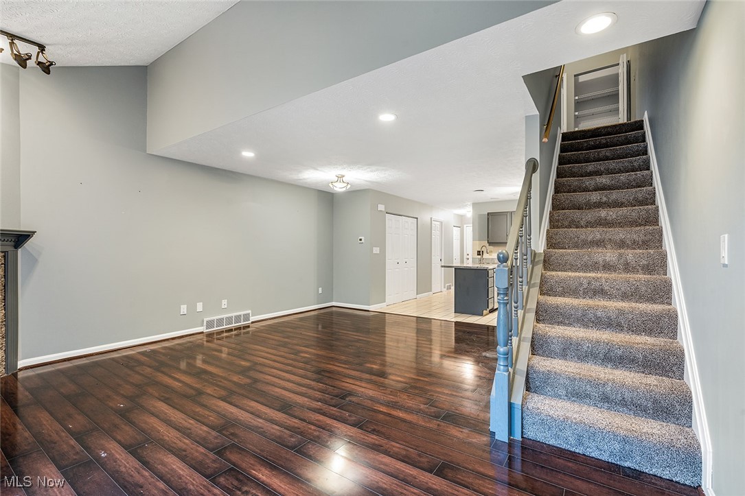 Cross Creek Condo - Residential