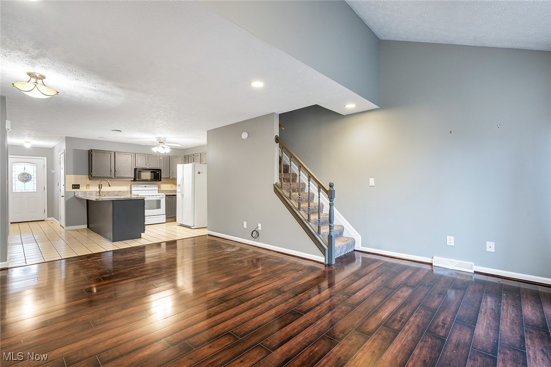 Cross Creek Condo - Residential