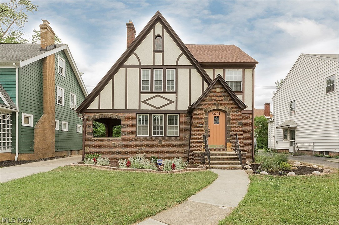 B J Luceys - Residential