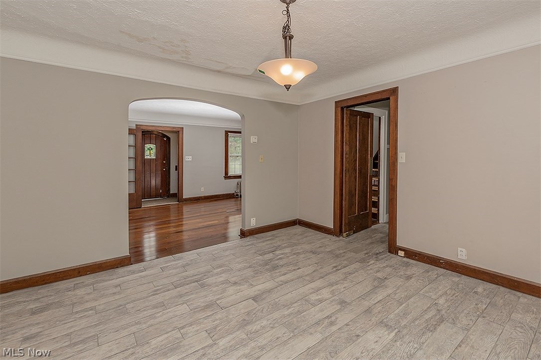 B J Luceys - Residential