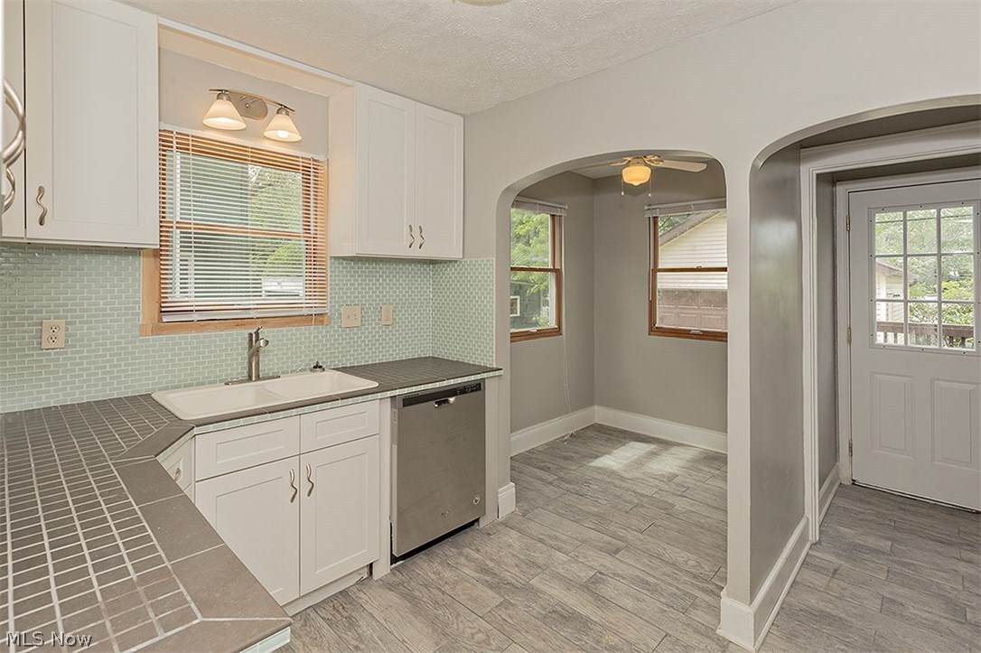 B J Luceys - Residential