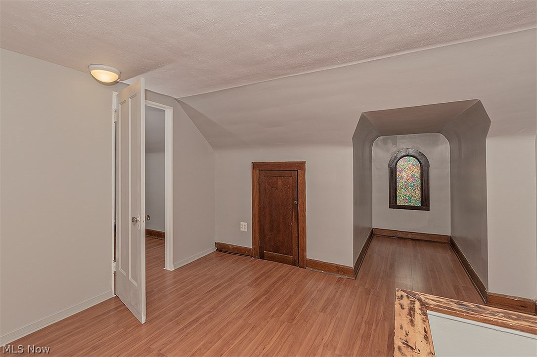 B J Luceys - Residential