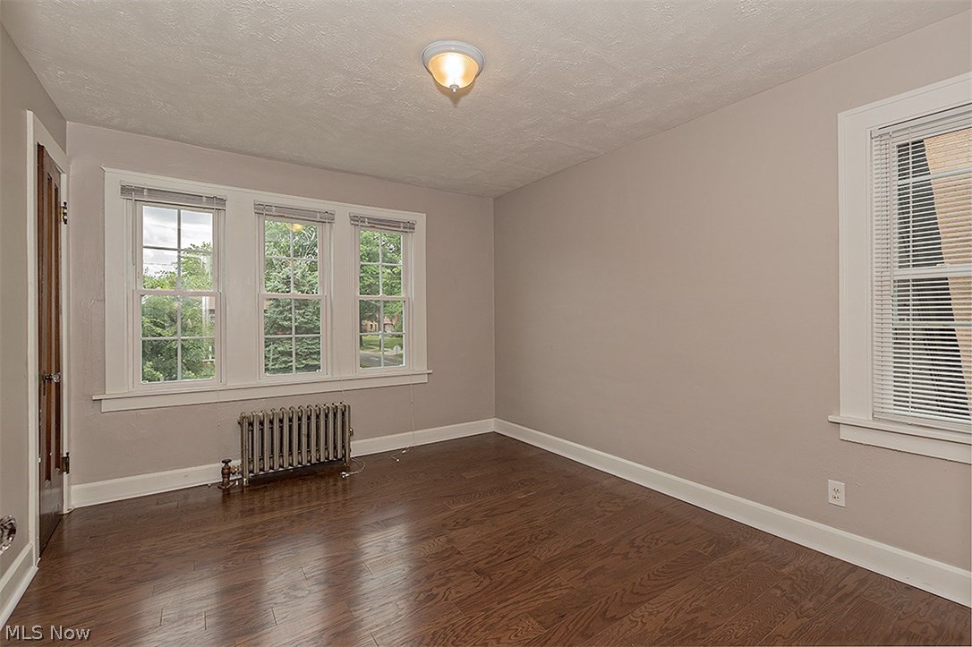 B J Luceys - Residential