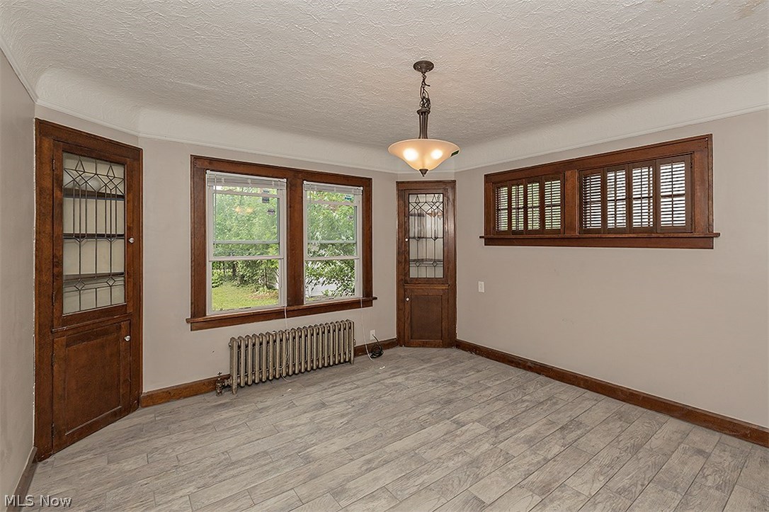 B J Luceys - Residential