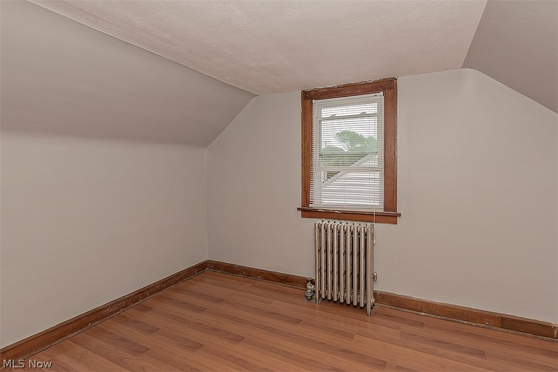 B J Luceys - Residential