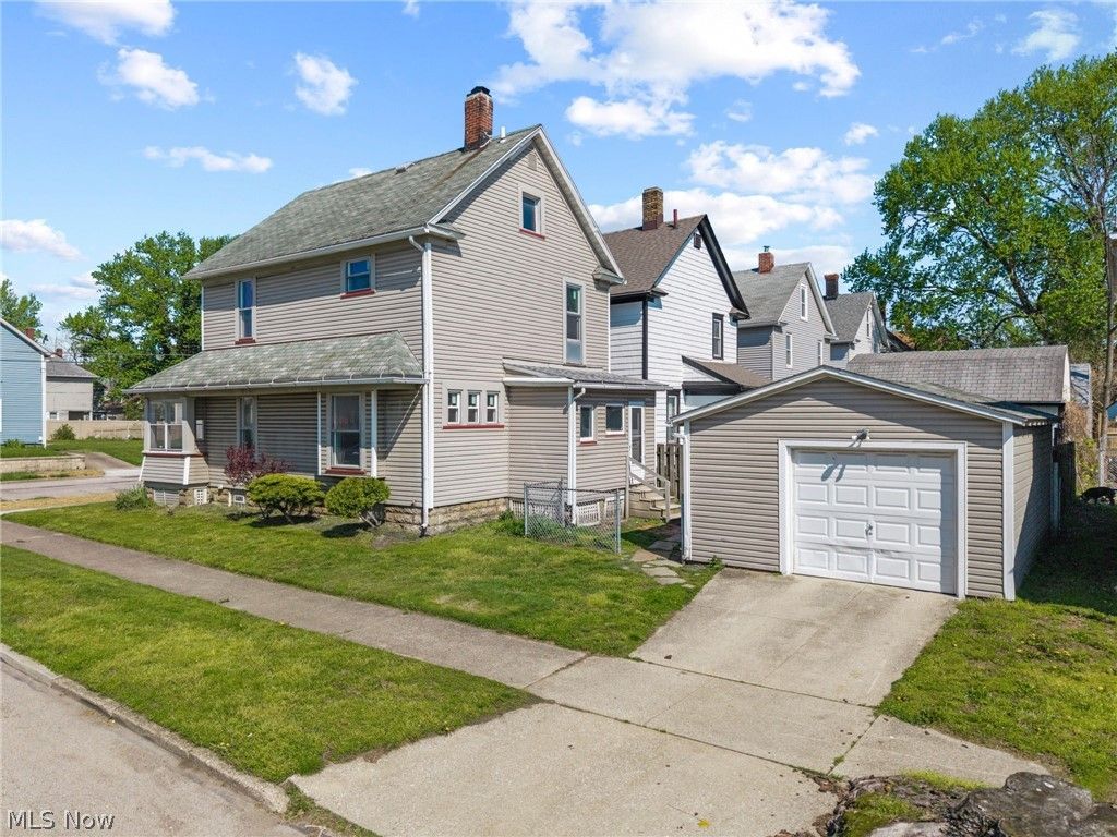 Photo of 299 NW 5th Street NW, Barberton, OH 44203 (MLS # 5201919)