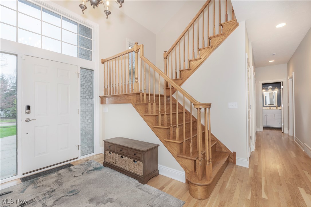 38185 Drury Lane, Willoughby, Ohio image 2