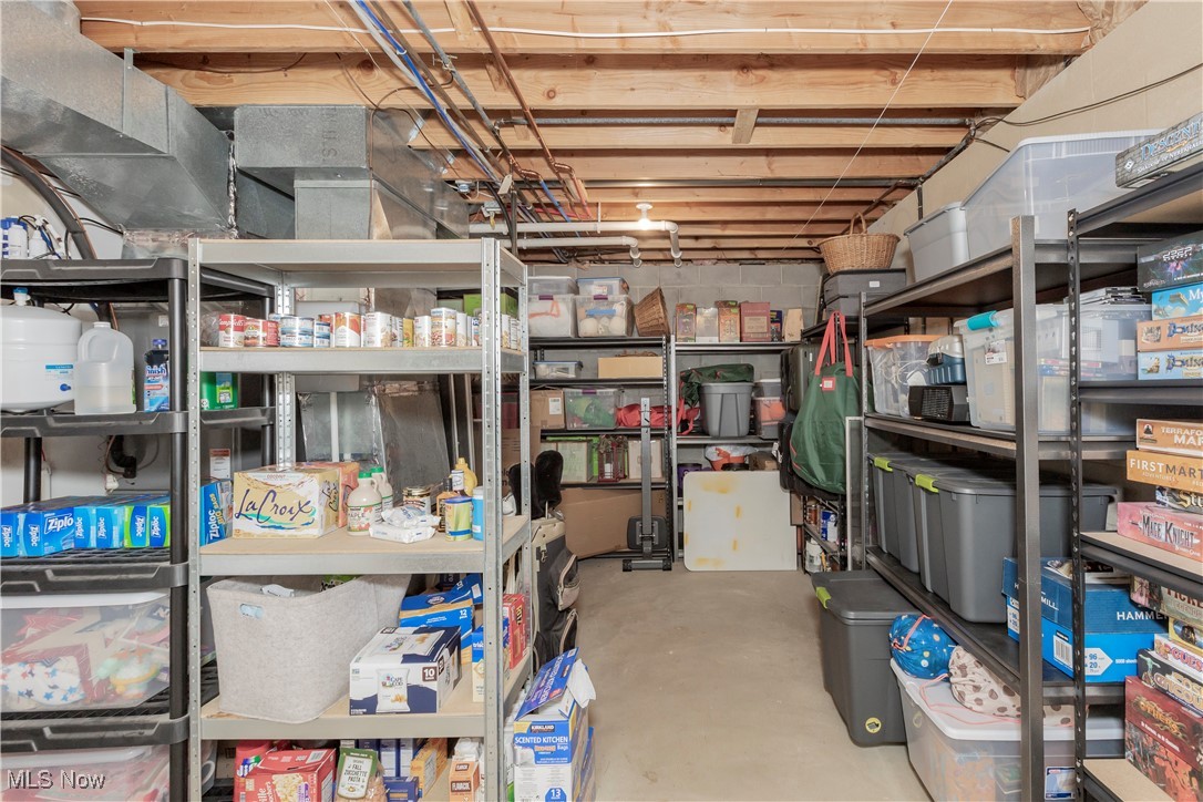38185 Drury Lane, Willoughby, Ohio image 33