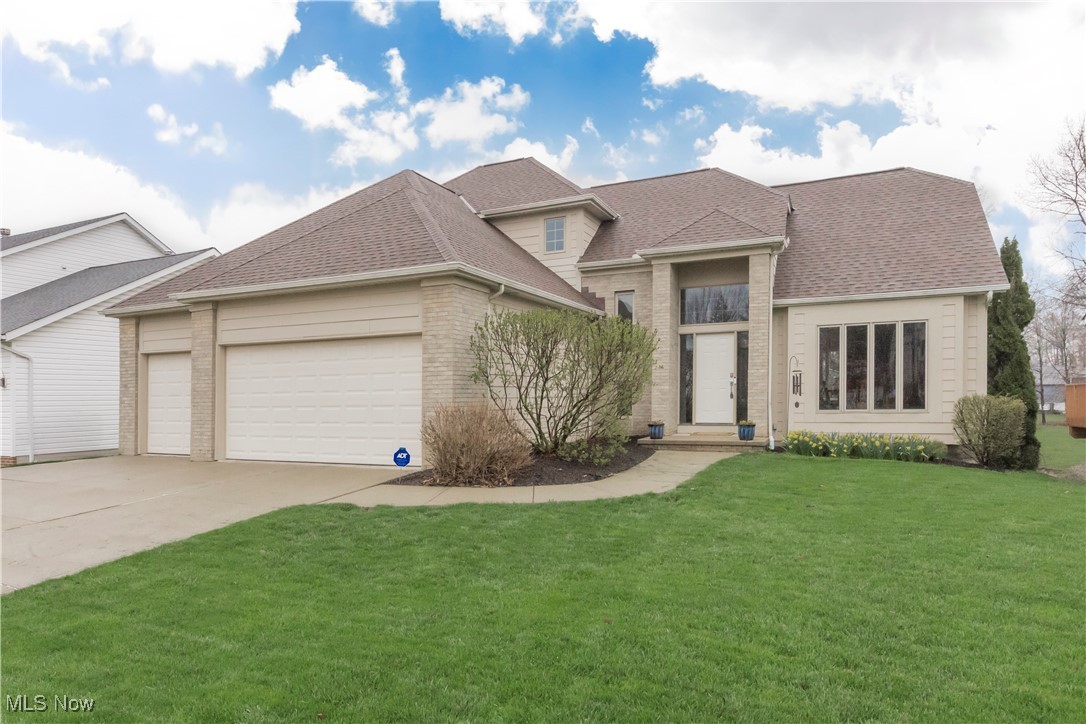 38185 Drury Lane, Willoughby, Ohio image 1