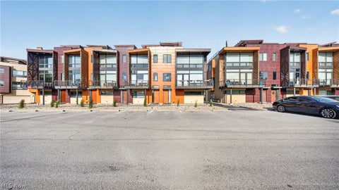 Condo For Rent - 1889 E 119th Street<br/> Cleveland, OH 44106