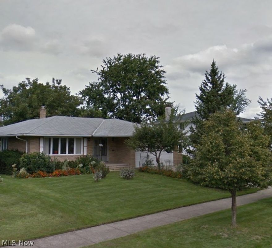 3 bedroom, 1.5 bath Ranch with partially finished basement. Comp Only listing.