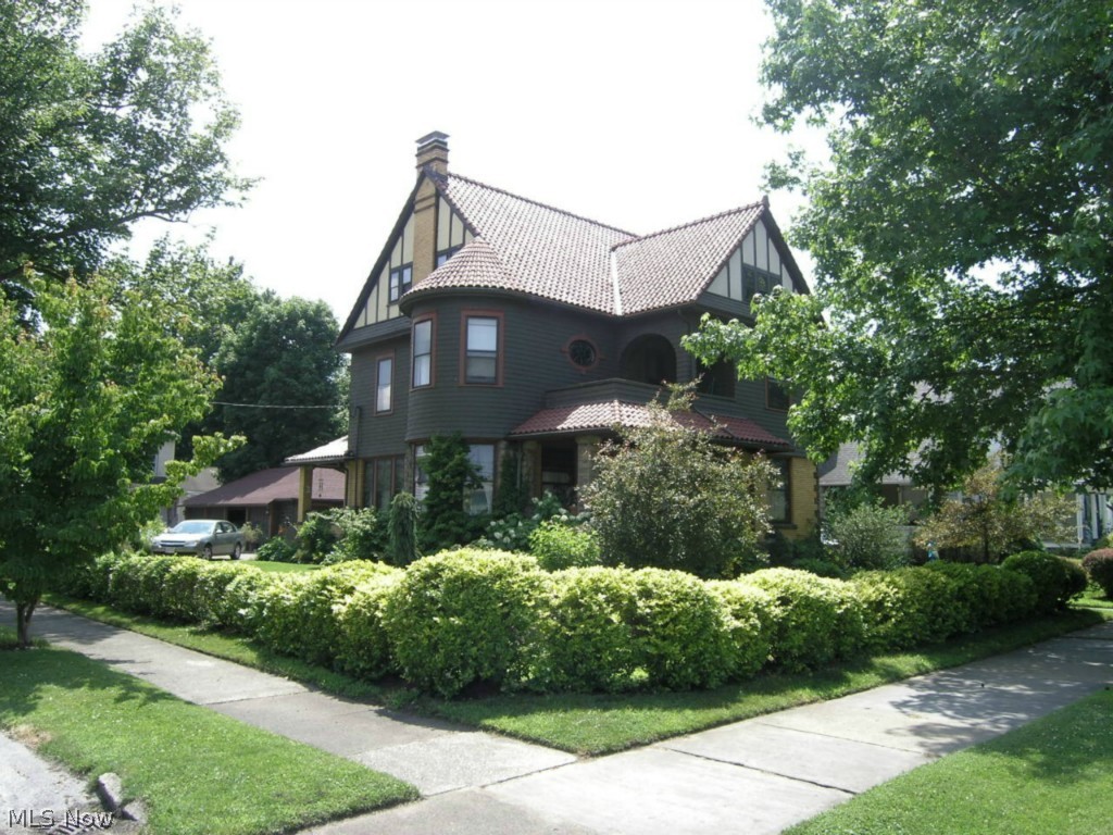 Connecticut Western Reserve - Residential