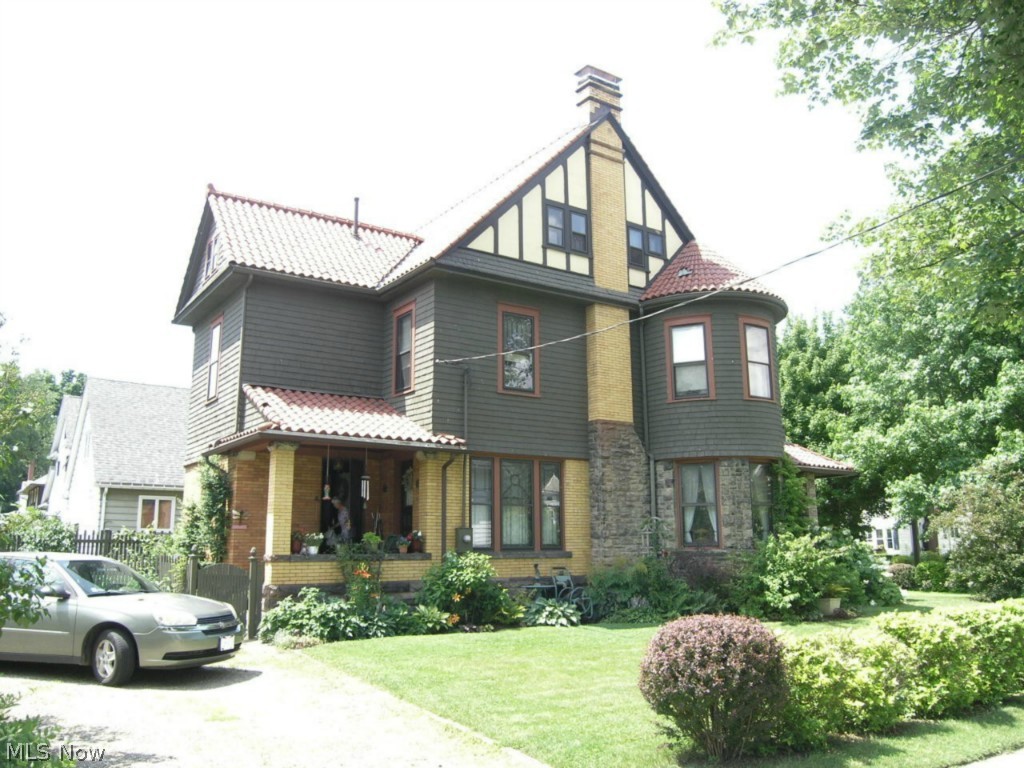 Connecticut Western Reserve - Residential