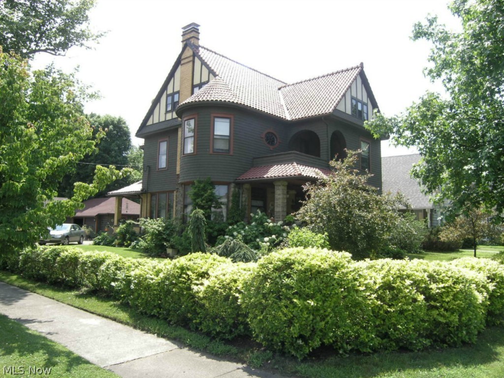 Connecticut Western Reserve - Residential