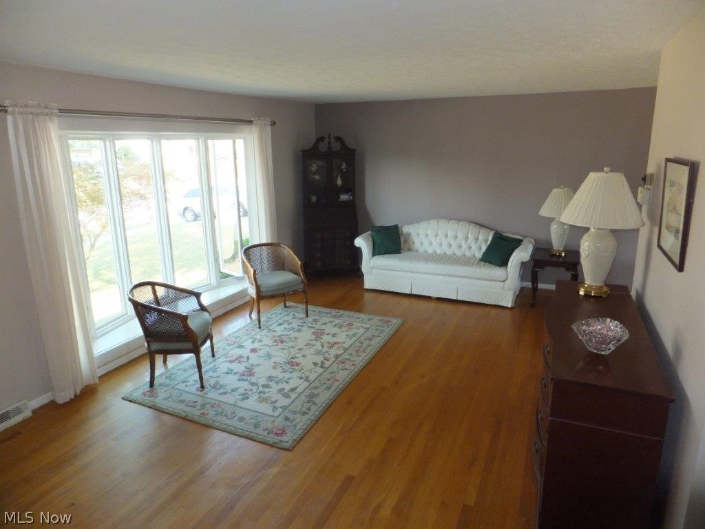 Charles 02 - Residential