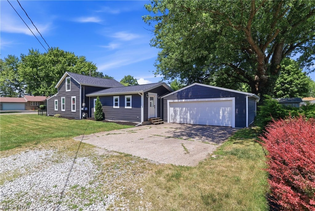 Photo of 1055 Jackson Street, Vermilion, OH 44089 (MLS # 5224710)