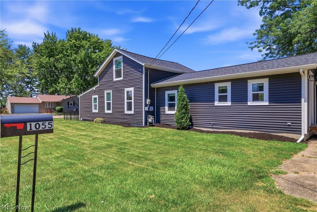 Photo of 1055 Jackson Street, Vermilion, OH 44089 (MLS # 5224710)