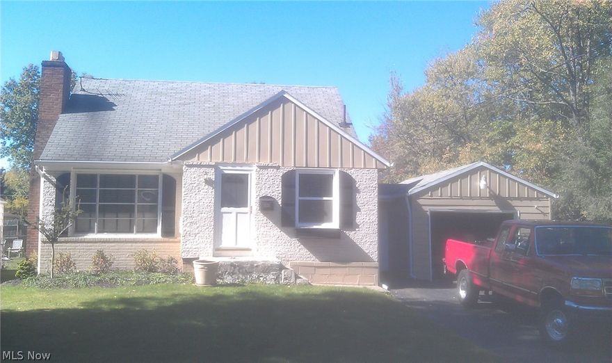 Nice Cape Cod story and a half. Bright, Clean and ready to move in. Central Air, 90% furnace, kitchen updated with landscaped rear yard. House has irregular lot line in front and northside due to cul de sac. Street lighting assessment approx $21 annually, check with township on lighting and watershed.
Auditor lists it as Canton City schools, verify schools.