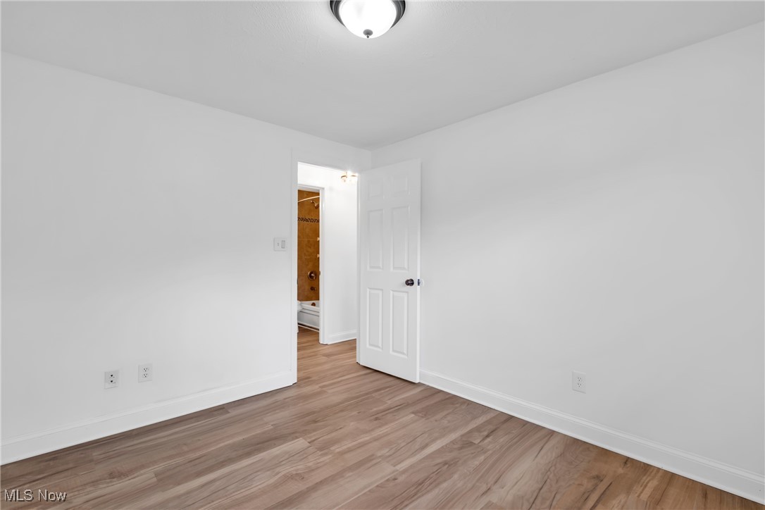 8620 Beacon Hill Drive, Chagrin Falls, Ohio image 13