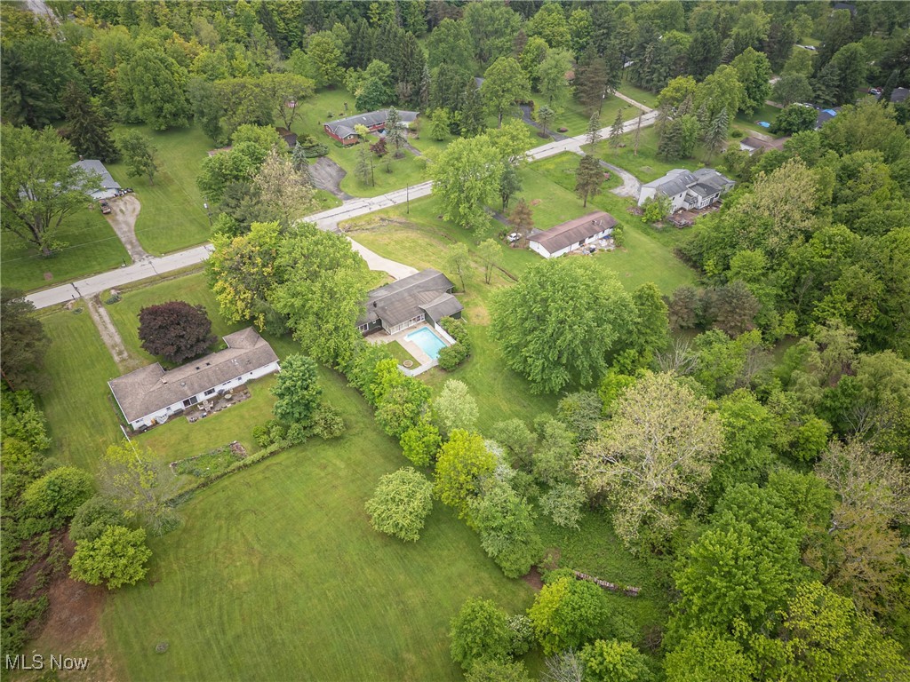 8620 Beacon Hill Drive, Chagrin Falls, Ohio image 34
