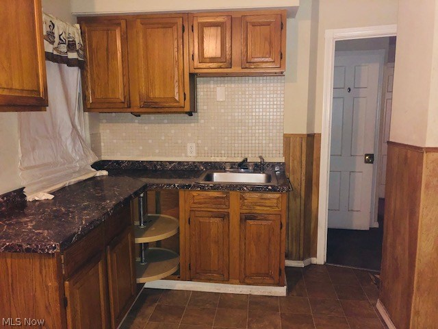 Crawford Realtys Maple Heights Su - Residential