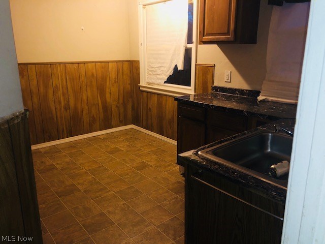 Crawford Realtys Maple Heights Su - Residential