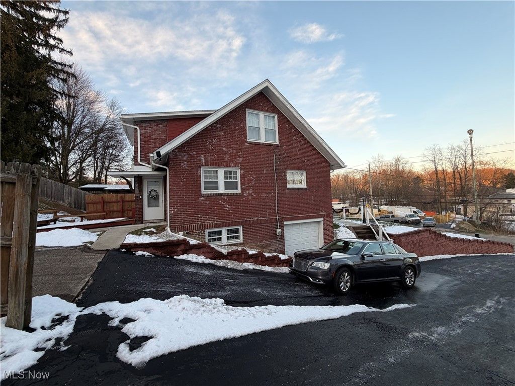 Photo of 2809 Saint Clair Avenue, East Liverpool, OH 43920 (MLS # 5177895)