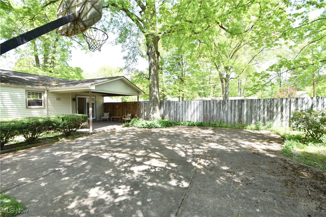 1751 Brockton Drive, Austintown, Ohio image 21