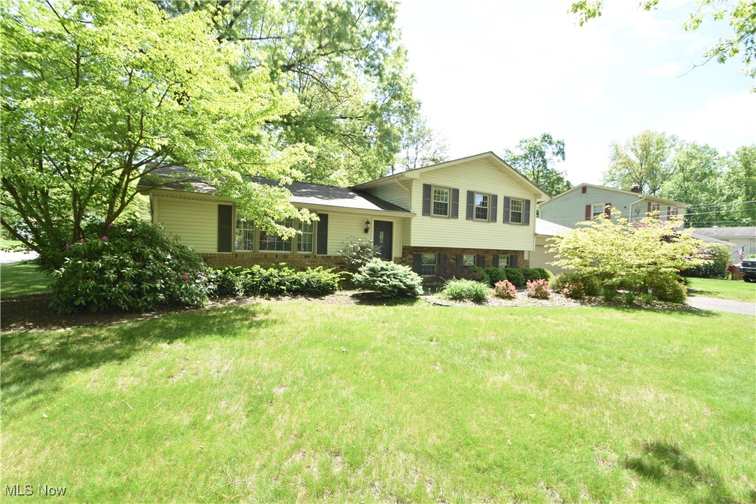 1751 Brockton Drive, Austintown, Ohio image 2