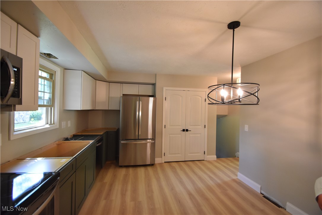 1751 Brockton Drive, Austintown, Ohio image 7
