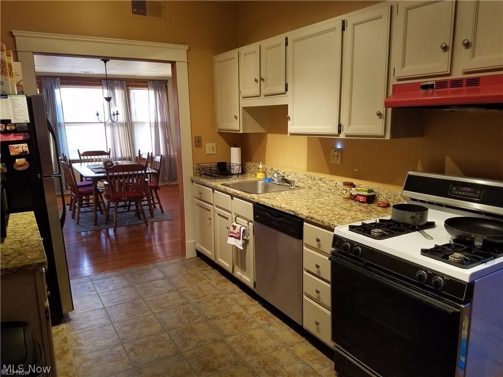 Hampshire Lane Condo - Residential