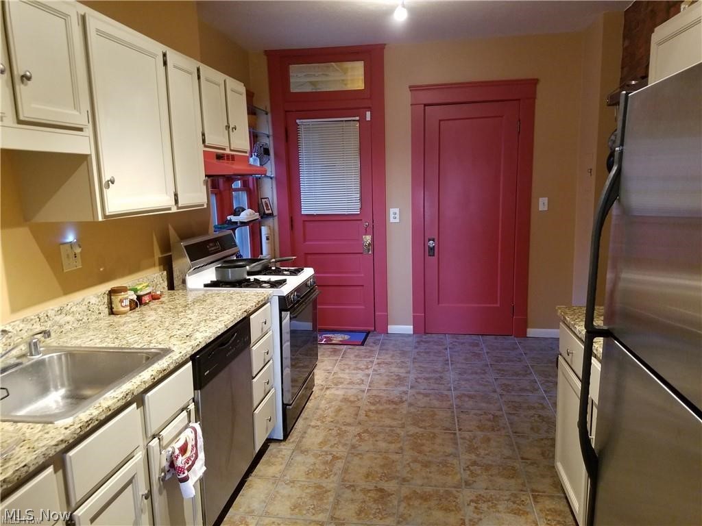 Hampshire Lane Condo - Residential