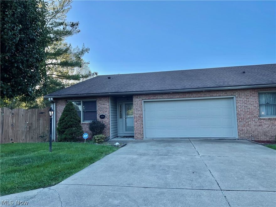 Just Waiting on YOU !! Move in Ready!! Conviently Located!! This 3 Bedroom /  3 Bath/  Open Concept.. great floor Plan Master Bedroom Suite, Laundry Room,  2nd Bedroom and main living area on the First Floor..  With Rec Room and 3rd Bedroom & Bath with tv area on the lower level.. walk out decks on both levels.. 2-car garage