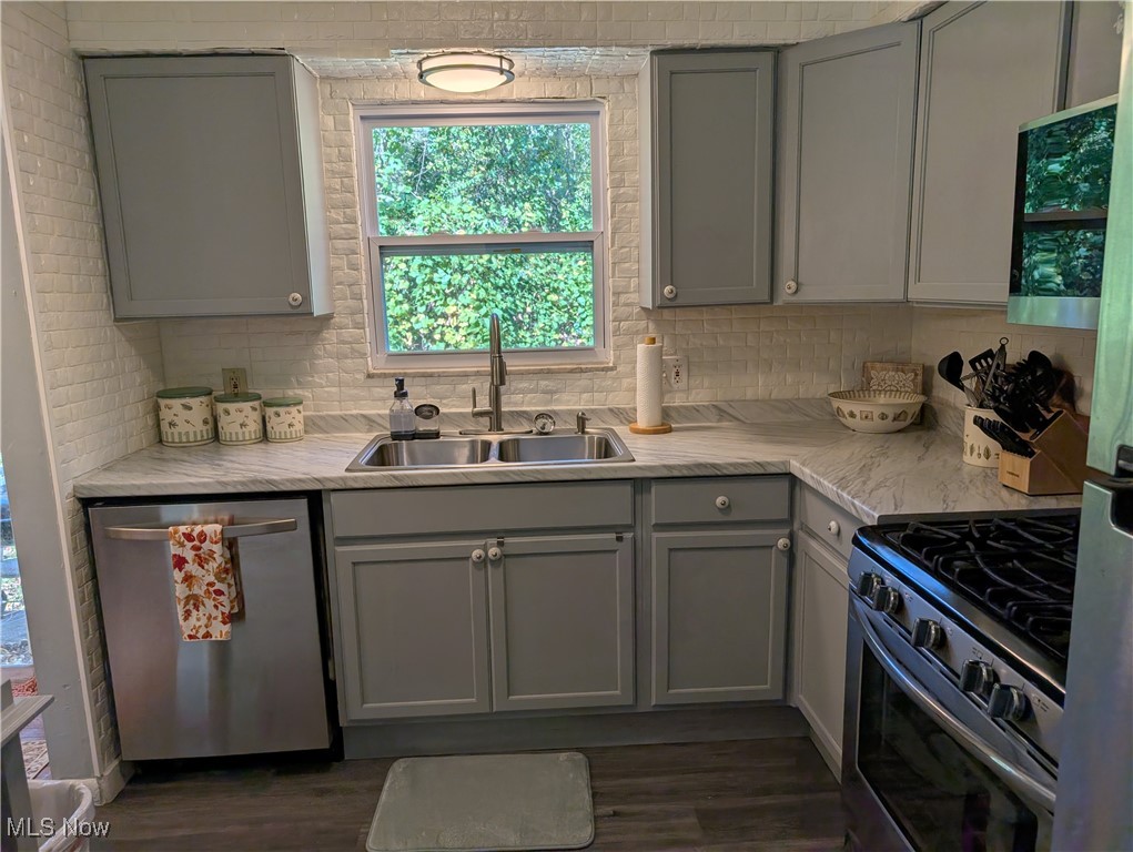 Parkway Estate #2 - Residential Lease