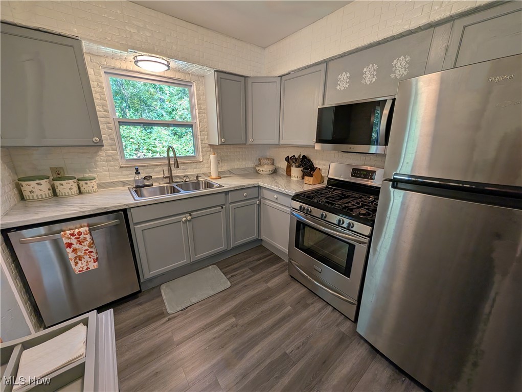 Parkway Estate #2 - Residential Lease