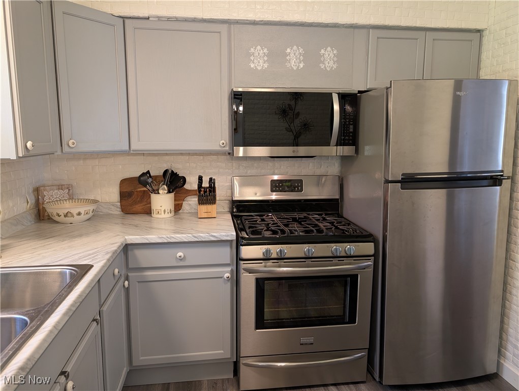 Parkway Estate #2 - Residential Lease