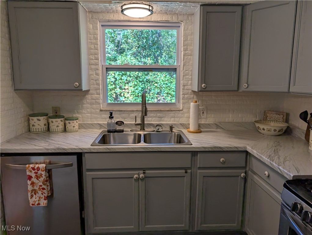 Parkway Estate #2 - Residential Lease