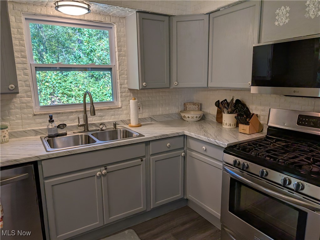 Parkway Estate #2 - Residential Lease