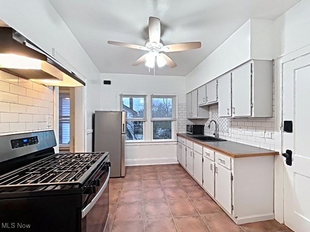 Photo of 3365 E Scarborough Road #2, Cleveland Heights, OH 44118 (MLS # 5174565)