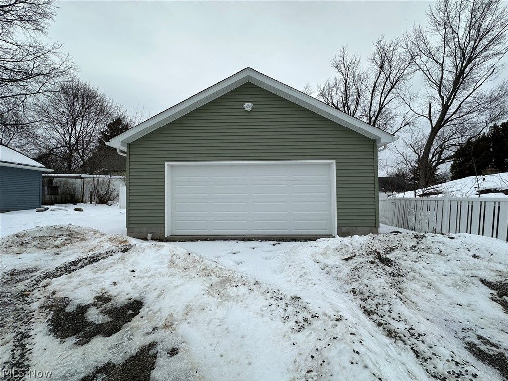 Photo of 1210 Aberdeen Avenue, Youngstown, OH 44502 (MLS # 5190005)