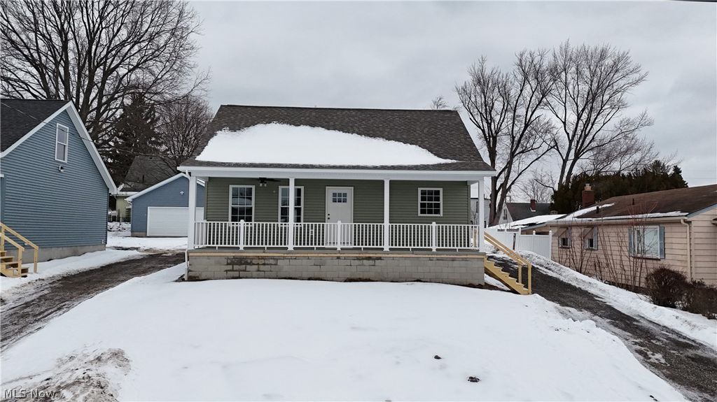 Photo of 1210 Aberdeen Avenue, Youngstown, OH 44502 (MLS # 5190005)