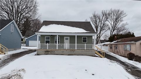 Photo of 1210 Aberdeen Avenue, Youngstown, OH 44502 (MLS # 5190005)