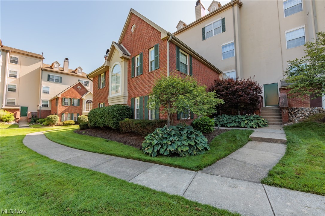 Fox Hollow At Woodhawk - Residential