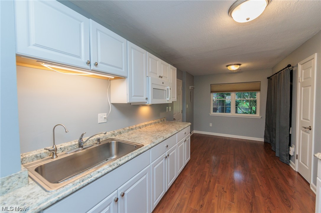 Fox Hollow At Woodhawk - Residential