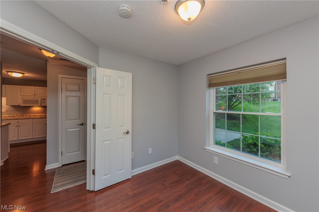 Fox Hollow At Woodhawk - Residential