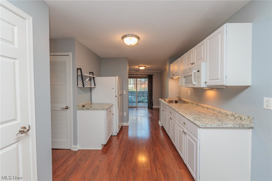 Fox Hollow At Woodhawk - Residential