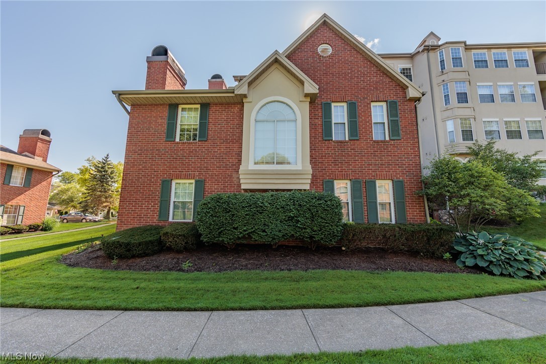 Fox Hollow At Woodhawk - Residential