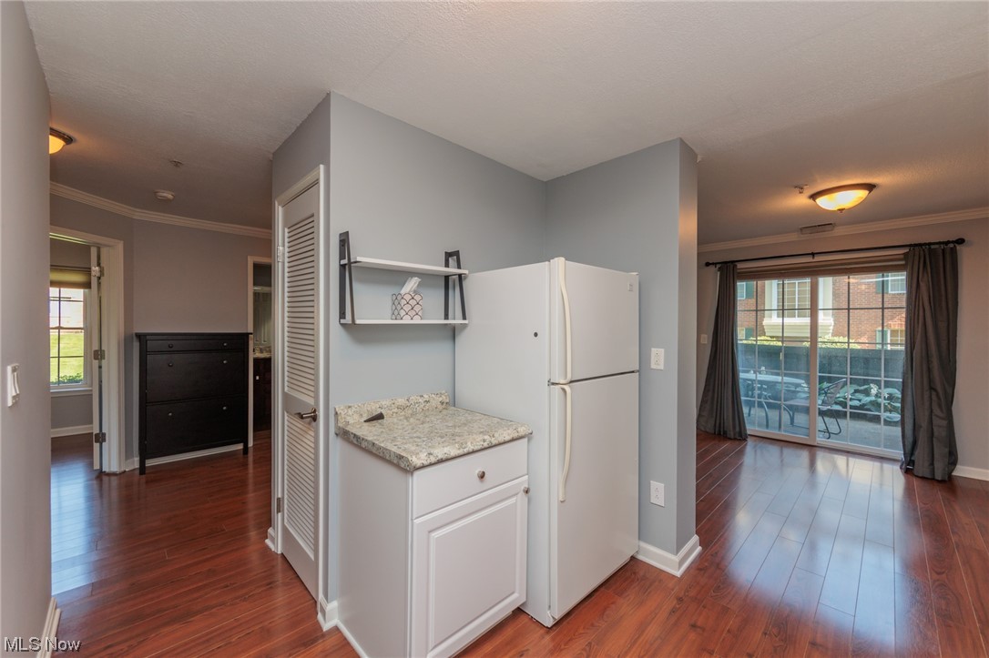 Fox Hollow At Woodhawk - Residential