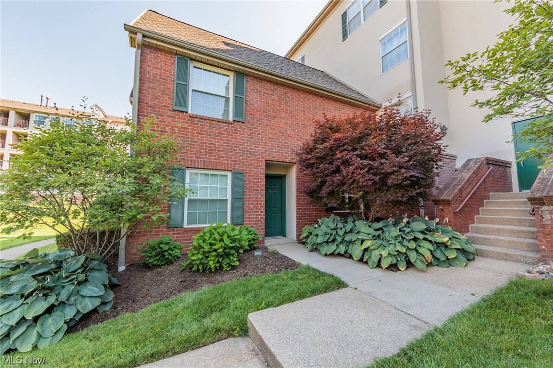 Fox Hollow At Woodhawk - Residential