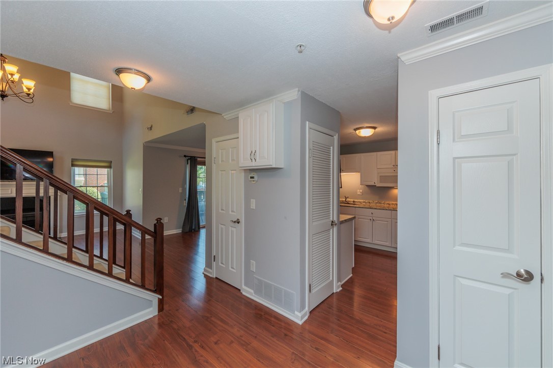 Fox Hollow At Woodhawk - Residential